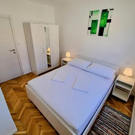 Omis City Apartment Lägenhet *