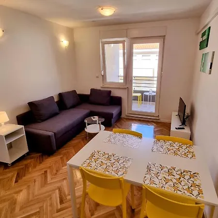 Omis City Apartment *