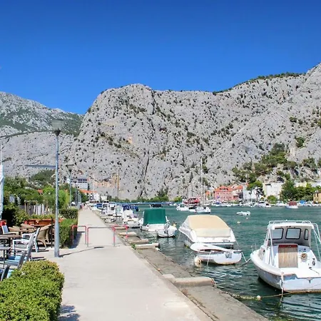 Omis City Apartment * Omiš